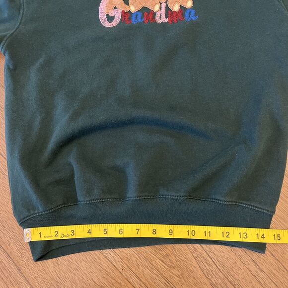M&C Sportswear Beary Blessed to Be Called Grandma Sweatshirt Adult Size M Green - Picture 8 of 9